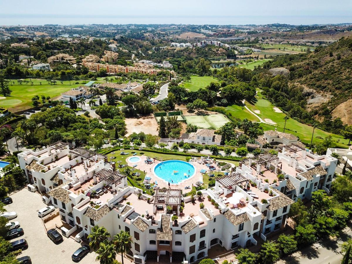 Los Arqueros Golf Apartments Benahavís Екстериор снимка
