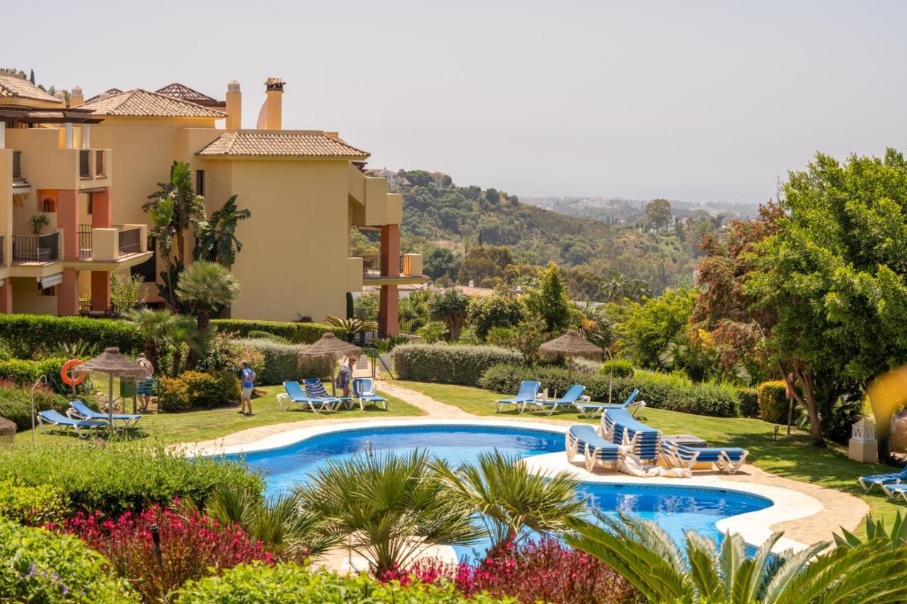 Los Arqueros Golf Apartments Benahavís Екстериор снимка